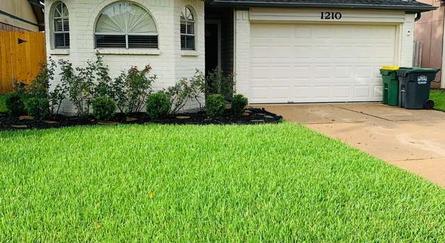 Photo of 1210 Chelsea Ln, Pearland, TX 77581