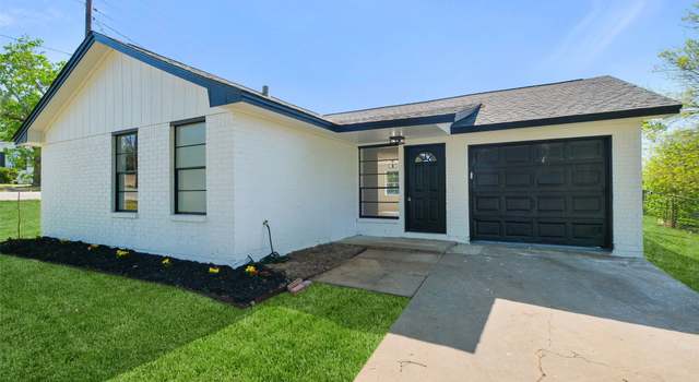 Photo of 221 N Baron St, Bellville, TX 77418