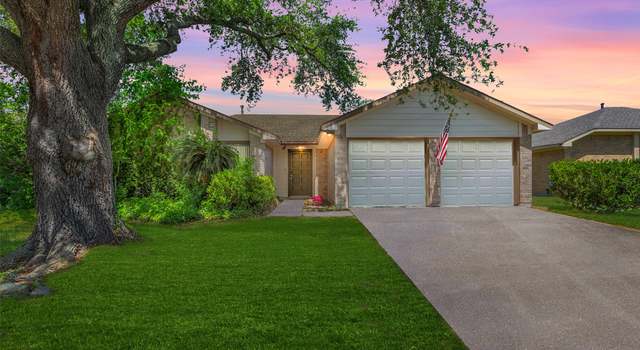 Photo of 331 Capehill Dr, Webster, TX 77598