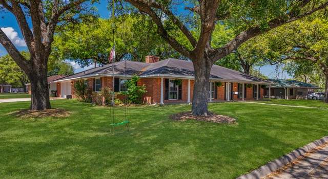 Photo of 1105 Woods Dr, Liberty, TX 77575