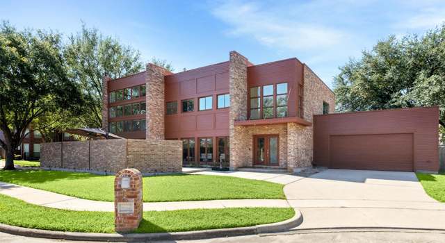 Photo of 8003 Harbor Point Dr, Houston, TX 77071