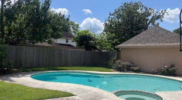 Photo of 1014 Goldfinch Ave, Sugar Land, TX 77478