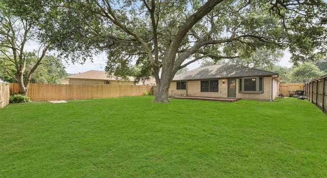 Photo of 2905 Livingston Dr, Pearland, TX 77584