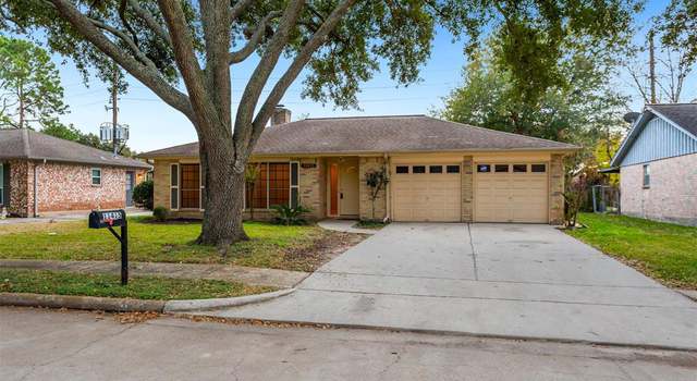 Photo of 11415 Brook Meadows Ln, Meadows Place, TX 77477