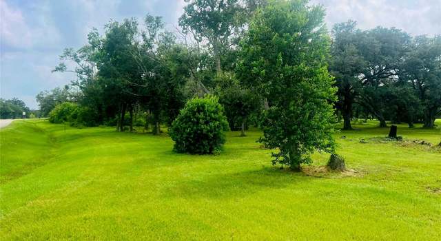Photo of 375 Thousand Oaks Dr, Angleton, TX 77515