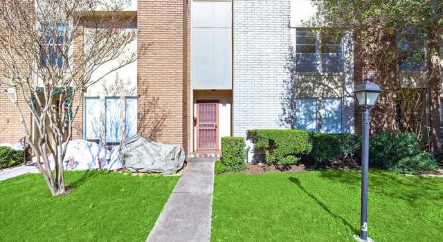 Photo of 5212 Woodlawn Pl, Bellaire, TX 77401