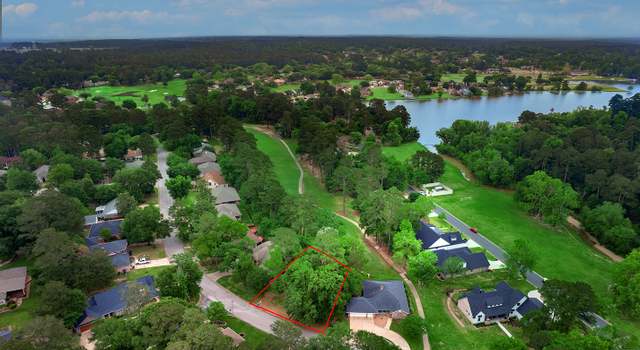 Photo of 901 River Oaks Dr, Huntsville, TX 77340