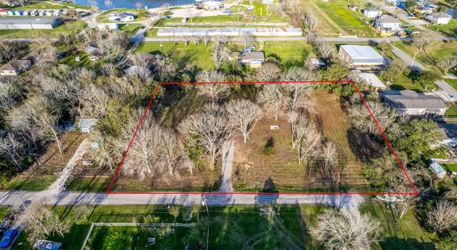 Photo of 6827 Bayou Village Dr, Liverpool, TX 77577