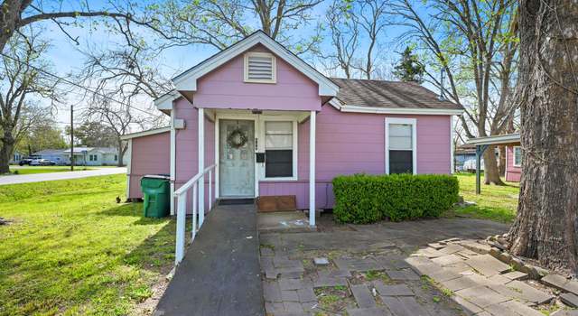 Photo of 608 E 4th St, Sweeny, TX 77480