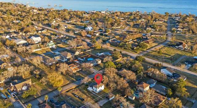 Photo of 502 S Holmes St, La Porte, TX 77571