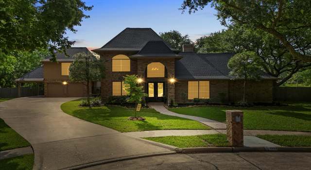 Photo of 1003 Middlecreek St, Friendswood, TX 77546