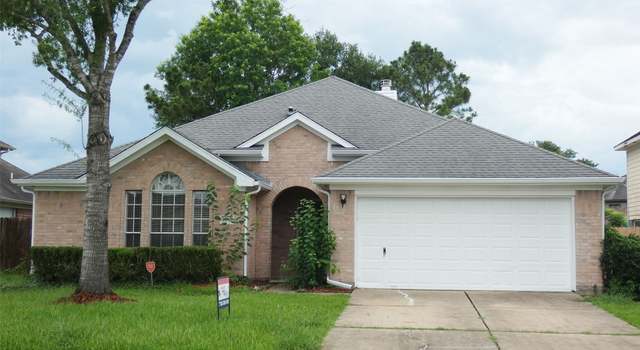 Photo of 3015 Davey Oaks St, Pearland, TX 77584