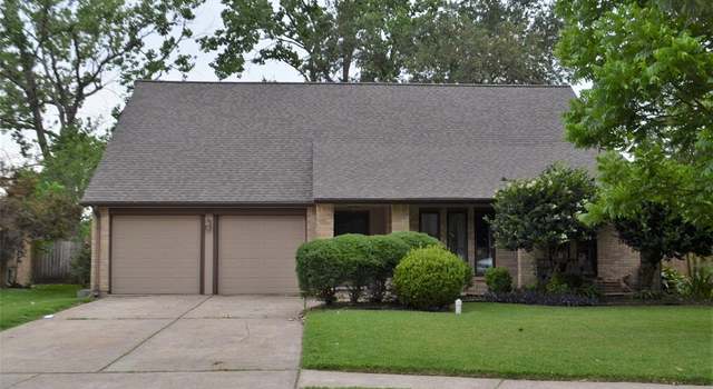 Photo of 423 Forest Hills Dr, League City, TX 77573