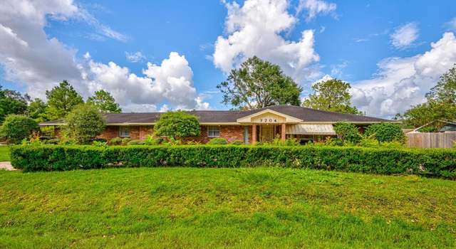 Photo of 3204 Windsor Dr, Pearland, TX 77581
