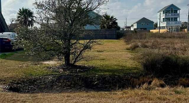 Photo of 1022 19th St, San Leon, TX 77539