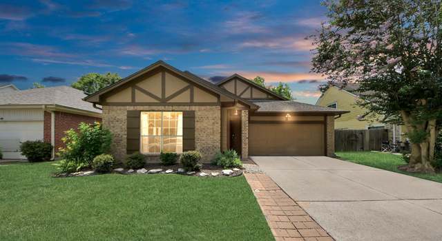 Photo of 320 N Ranch House Rd, Angleton, TX 77515