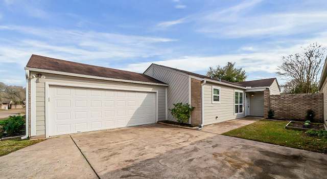 Photo of 2707 Stonehedge Dr, Baytown, TX 77521