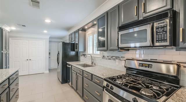 Photo of 10622 Chimney Rock Rd, Houston, TX 77096