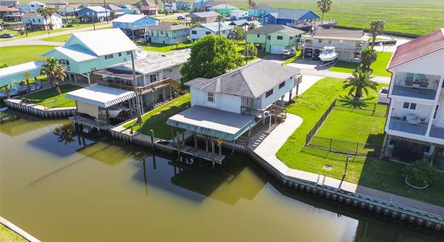 Photo of 114 Admiral Ln, Freeport, TX 77541