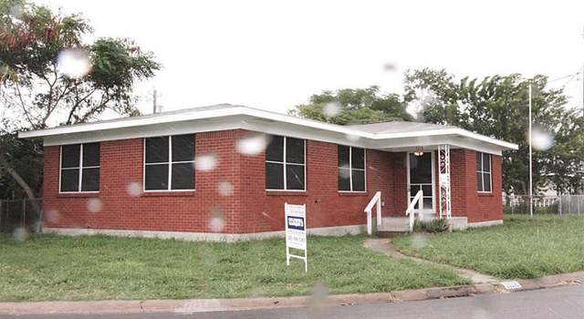Photo of 1118 Bayou Cir, Galveston, TX 77551