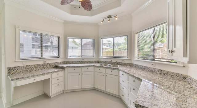 Photo of 2307 Oak Dr, Dickinson, TX 77539