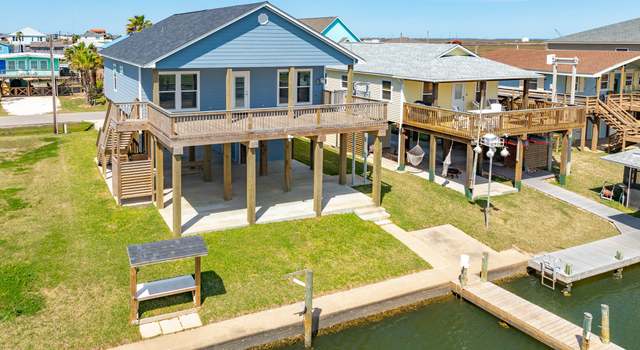 Photo of 402 Pompano Ln, Surfside Beach, TX 77541