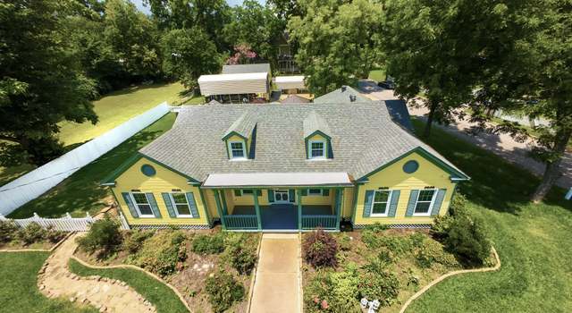 Photo of 1008 E Goliad Ave, Crockett, TX 75835
