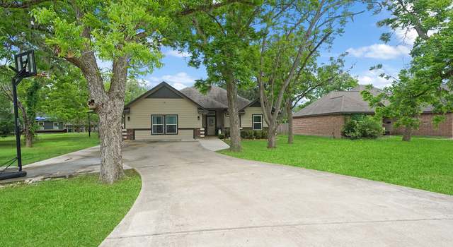 Photo of 1010 Avenue A, Sweeny, TX 77480