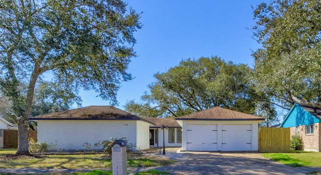 Photo of 406 W W Castle Harbour Dr, Friendswood, TX 77546