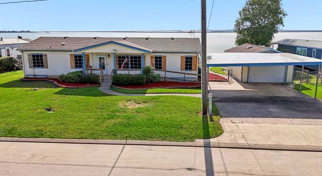 Photo of 2750 Bay Oaks Harbor Dr, Baytown, TX 77523