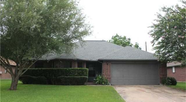 Photo of 507 Valley Dr, Dickinson, TX 77539