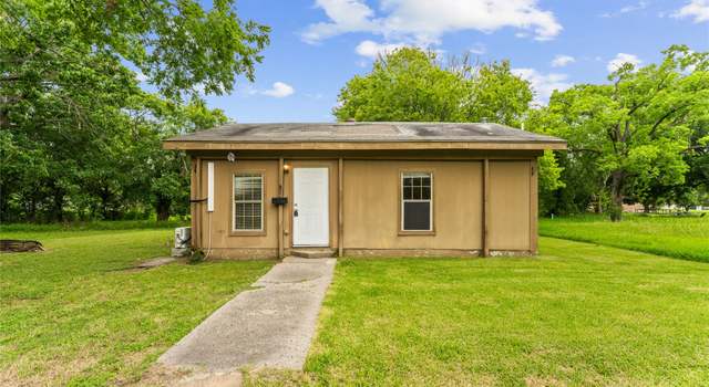 Photo of 422 2nd Ave N, Texas City, TX 77590