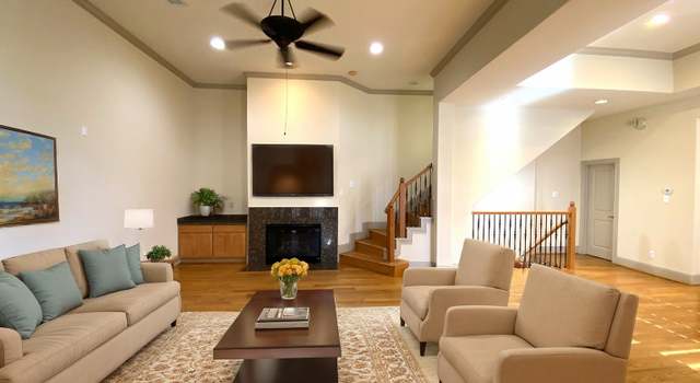 Photo of 2318 Camden Dr, Houston, TX 77021