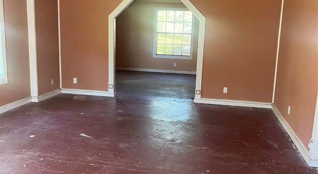 Photo of 410 Oak Knoll Rd, Cleveland, TX 77328