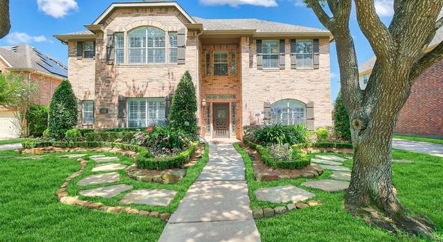 Photo of 3903 Livingston Lake Ct, Pearland, TX 77581