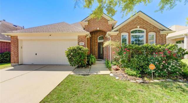 Photo of 8808 Sun Haven Ln, Pearland, TX 77584