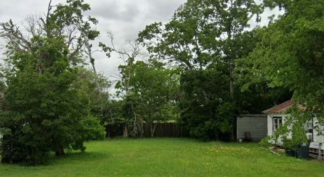 Photo of 309 E Converse St, Weimar, TX 78962