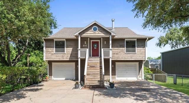 Photo of 211 4th St, Dickinson, TX 77539