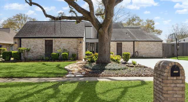 Photo of 2303 Fairway Cir, Pearland, TX 77581