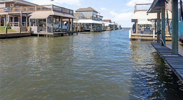 Property at 1321 Bay Dr, Crystal Beach, TX 77650, 4 beds, 1 bath