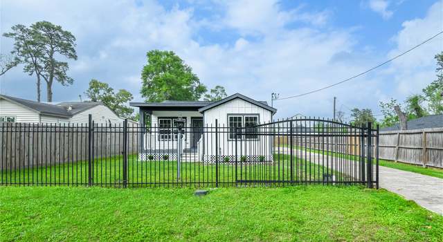 Photo of 7213 W Knoll St, Houston, TX 77028