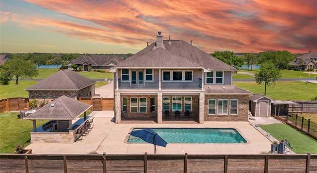 Photo of 315 Lago Circle Dr S, Santa Fe, TX 77517