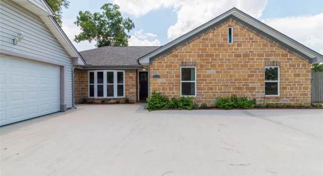 Photo of 103 Cherry Tree Ln, Friendswood, TX 77546
