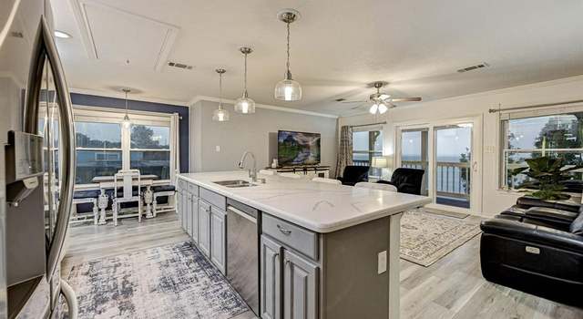 Photo of 3114 Bay Oaks Harbor Dr, Baytown, TX 77523