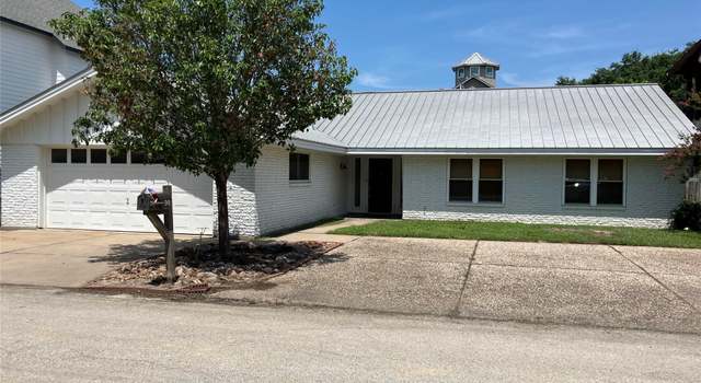 Photo of 98 Bayou Ln, Kemah, TX 77565