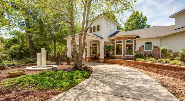 Photo of 15609 Crown Oaks Dr, Montgomery, TX 77316