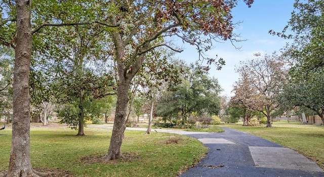 Photo of 10 E Rivercrest Dr, Houston, TX 77042