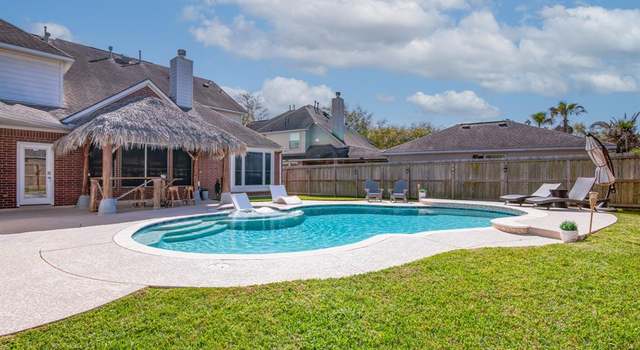 Photo of 3004 Autumn Park Ct, Friendswood, TX 77546