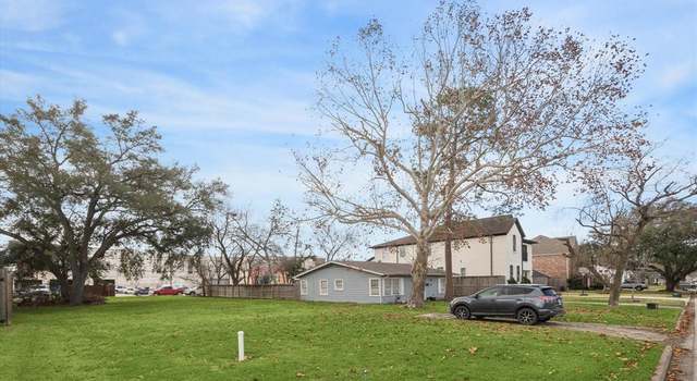 Photo of 5115 Locust St, Bellaire, TX 77401
