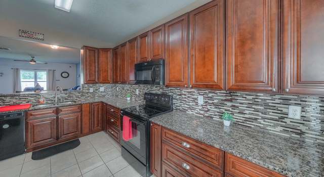 Photo of 8231 Hall Lake Dr, Houston, TX 77075